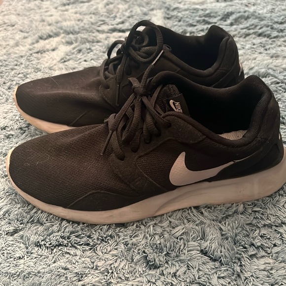 Nike black running sneakers, women’s size 7 - Picture 1 of 4